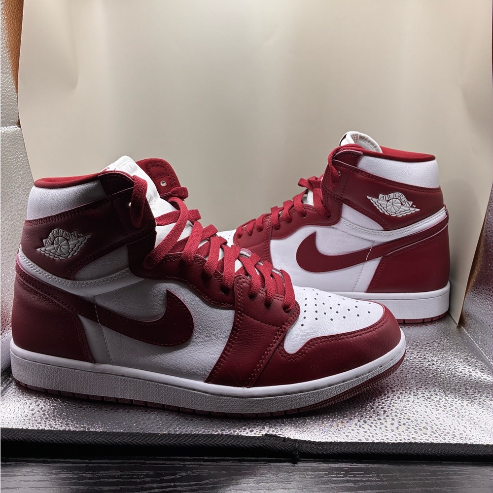Air Jordan 1 Retro High OG Artisanal Red